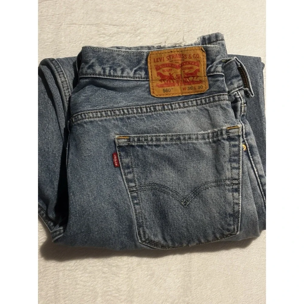 Levi's 560 Men's Jeans 36x30 (Actual 36x29) Medium Wash Denim‎ Blue